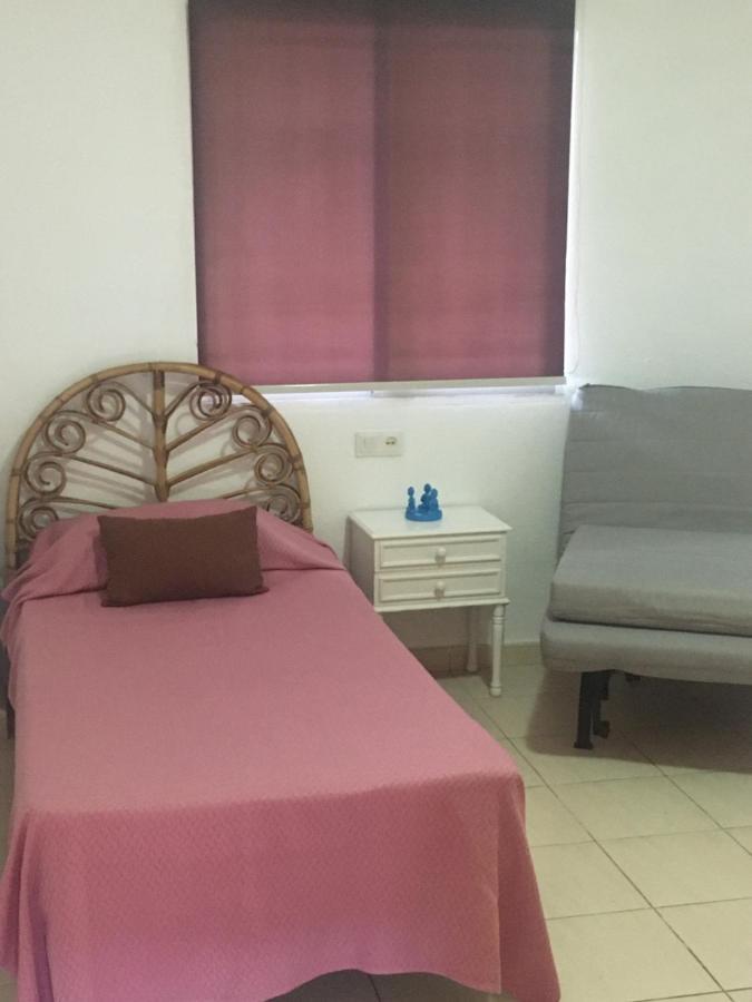 2 Bedroom Apartment Jardines Canarios Los Cristianos Tenerife アロナ エクステリア 写真